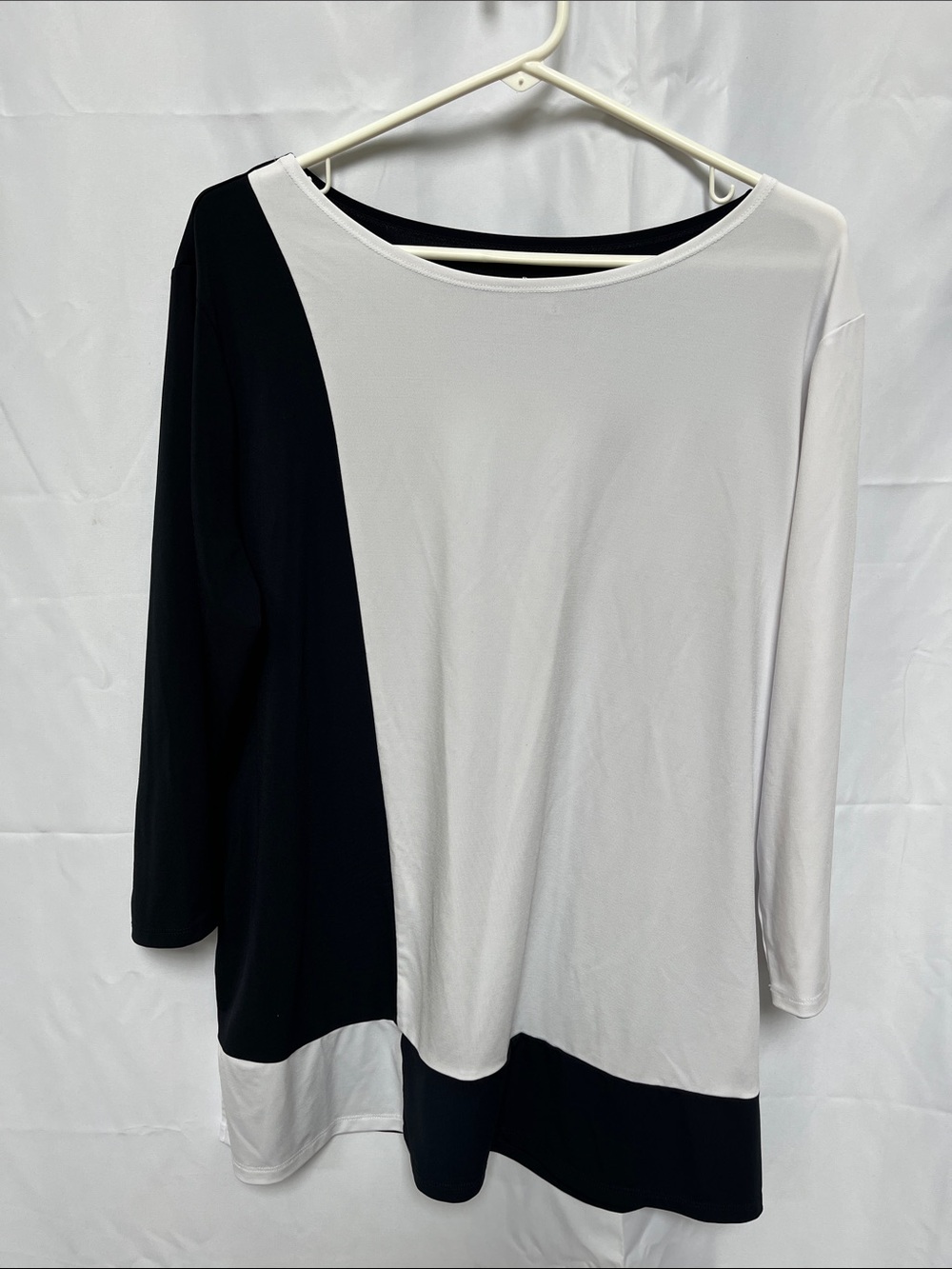 Draper’s & Damon’s XL Women's Black & White Colorblock Long Sleeve Top